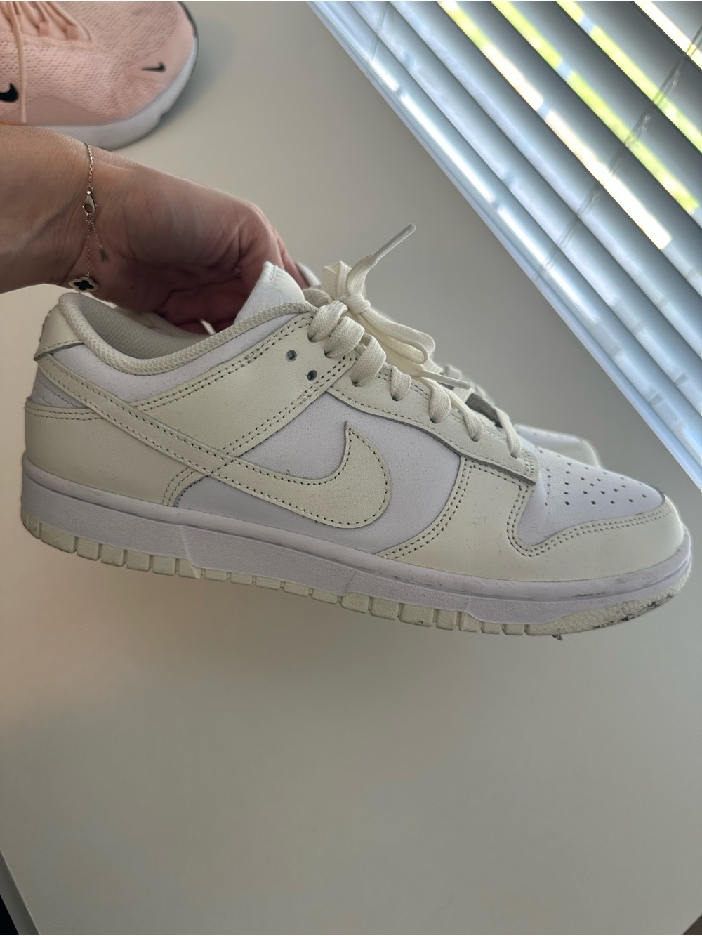 Nike women’s Low-Top Sneakers in White/Cream - Picture 2 of 5